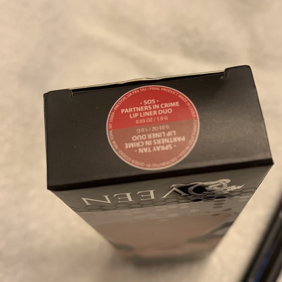 Qveen Studio Beauty Partners In Crime Lip Liner Duo (Spray Tan & SOS) - Picture 6 of 7